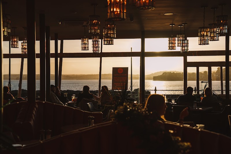 Pier Point Restaurant & Bar